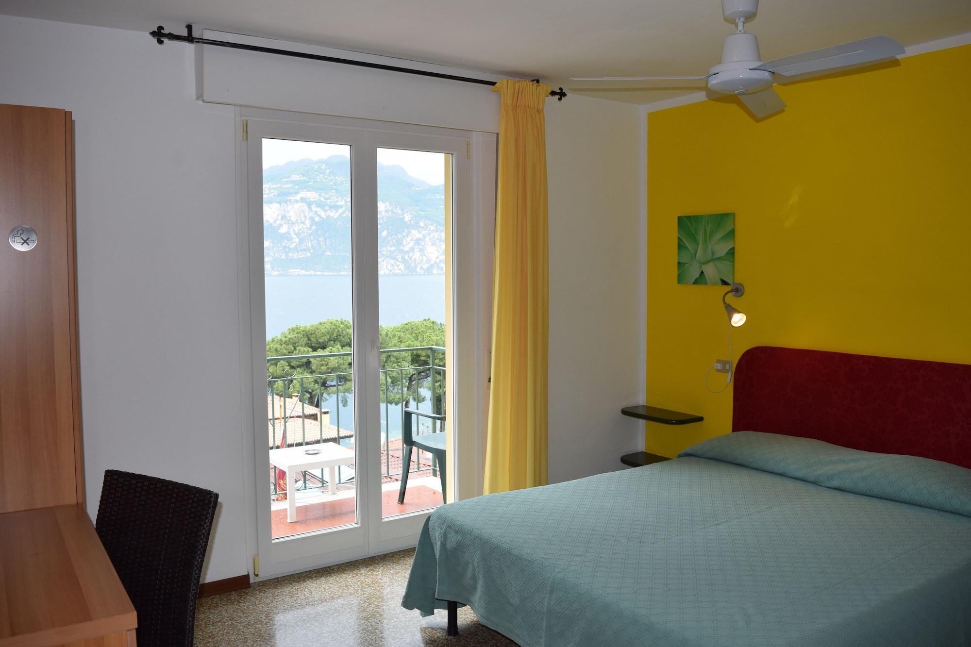 Hotel Casa Popi Malcesine Exterior foto